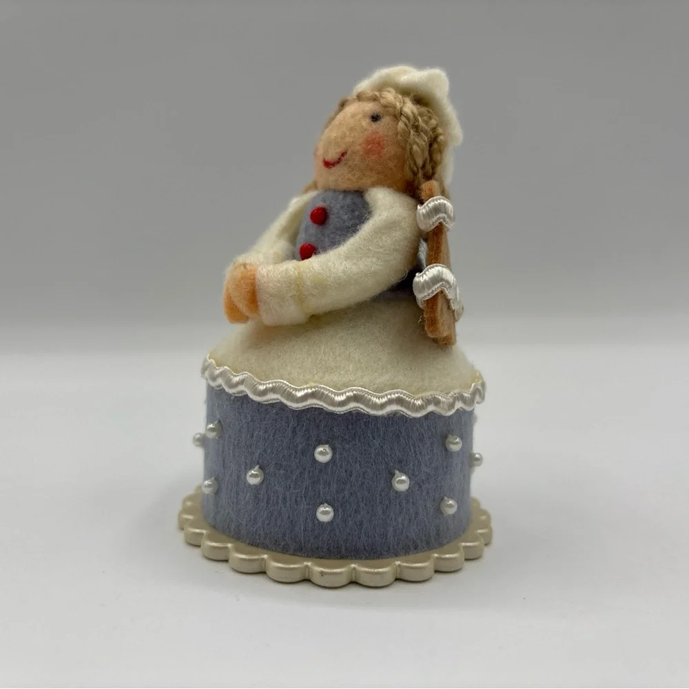 Hallmark Keepsake 2012 Sweet Angel‎ Cake Christmas Tree Ornament Handcrafted